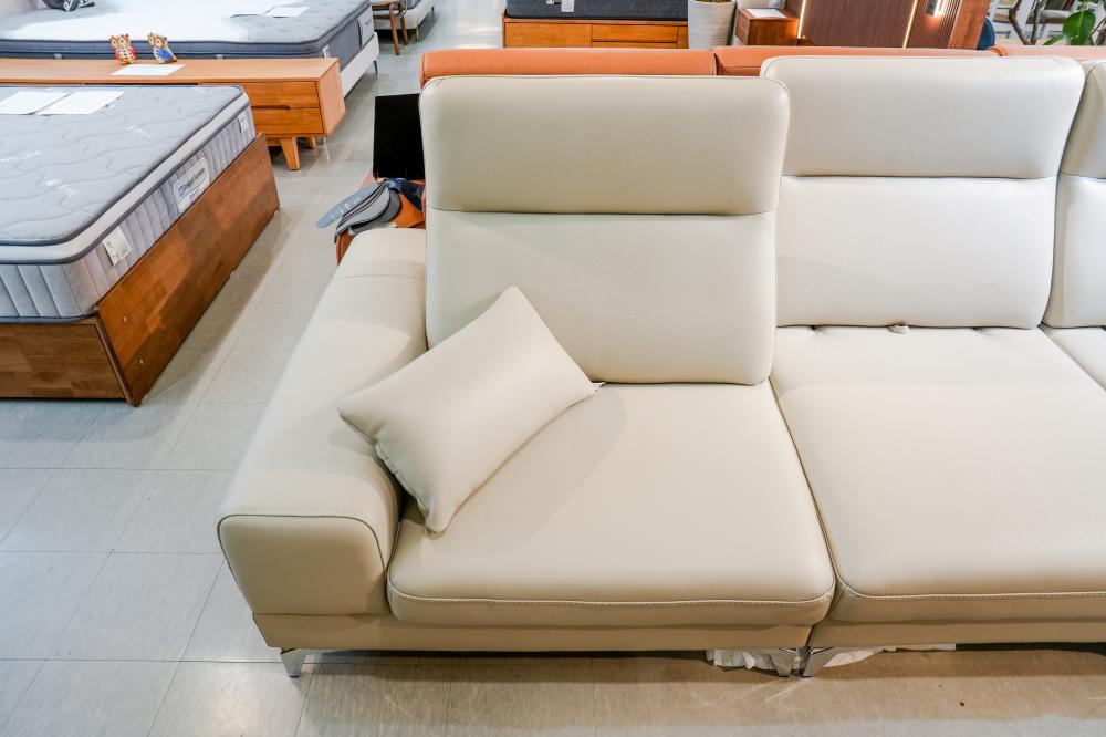 화이트 스윙 가죽소파