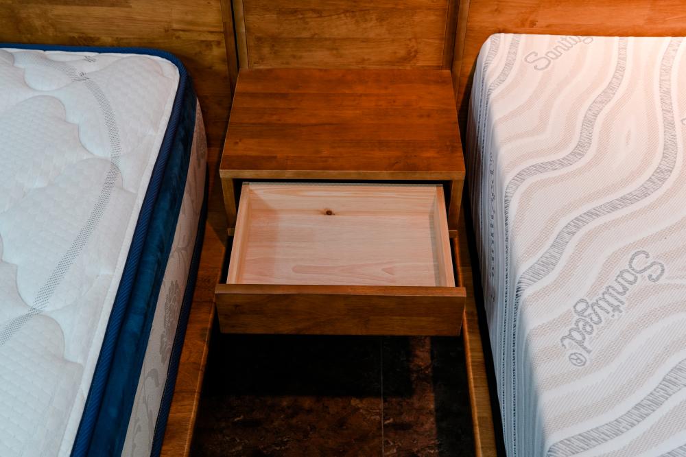 원목 더블 침대