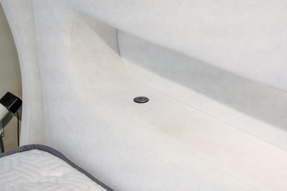 패브릭 조명 침대