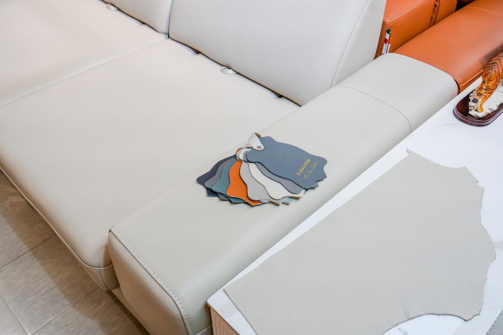 화이트 스윙 가죽소파